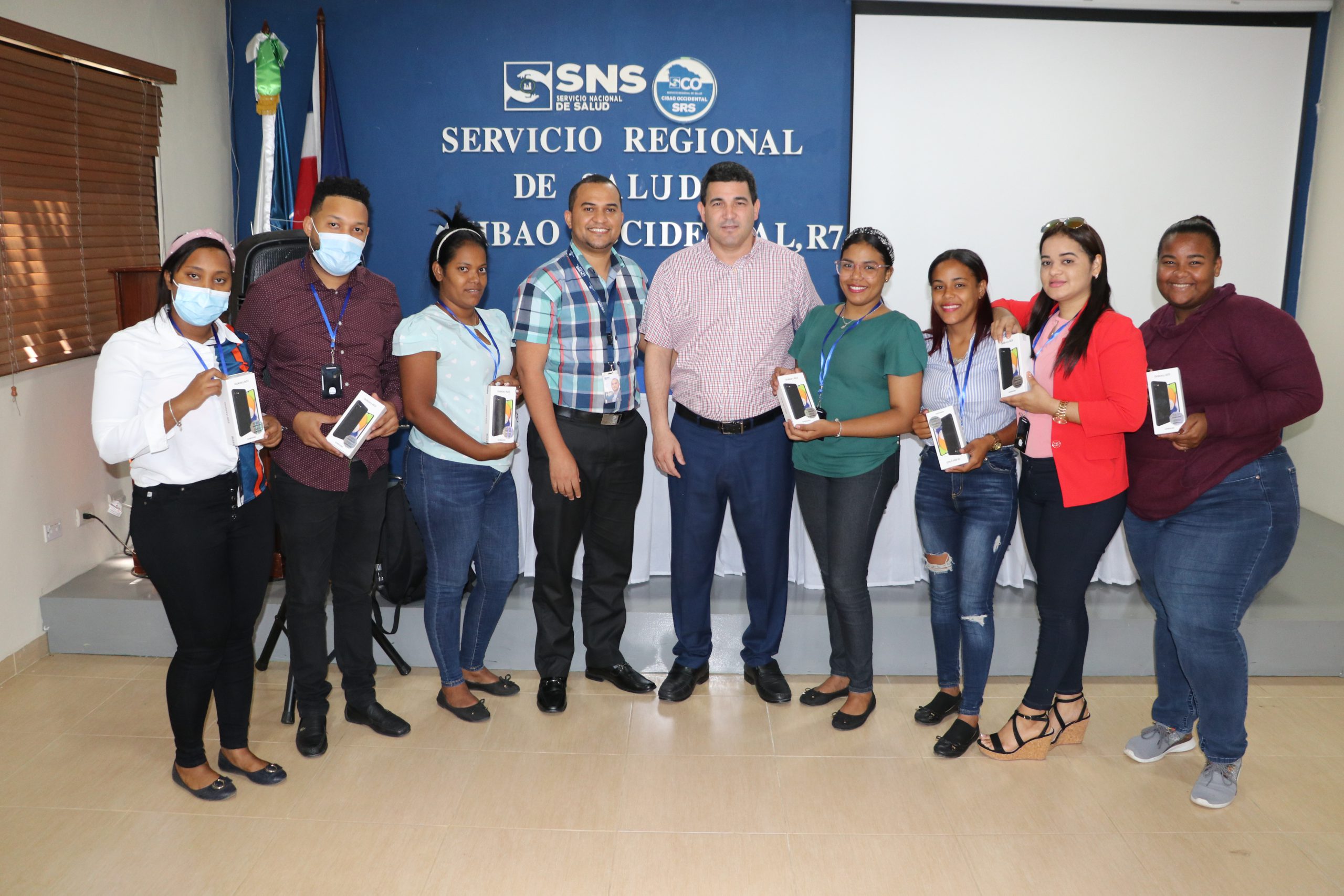 SRSCO-SNS, Entrega de Equipos Móviles al Personal Programa 42 VIH de la Región Cibao Occidental.