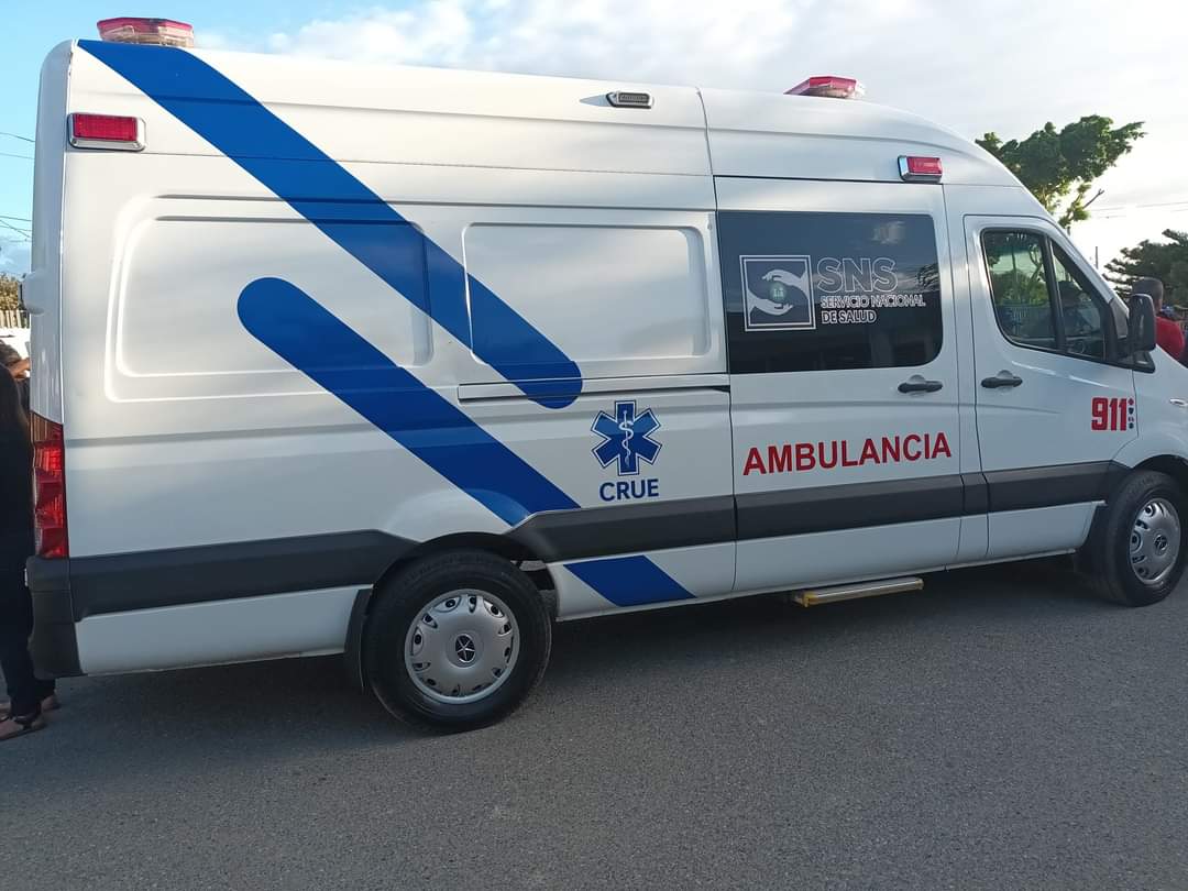 El SRS Cibao Occidental entrega moderna ambulancia al Hospital José Francisco Peña Gómez.