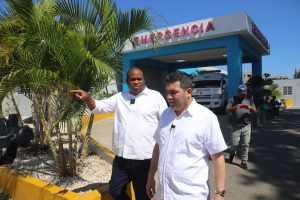 DIRECTOR REGIONAL DE SALUD SUPERVISA AVANCES EN EL HOSPITAL ING. LUIS L. BOGAERT DE MAO