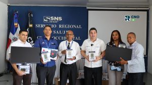 SRS CIBAO NOROESTE ENTREGA EQUIPOS PARA FORTALECER EL PRIMER NIVEL DE ATENCIÓN