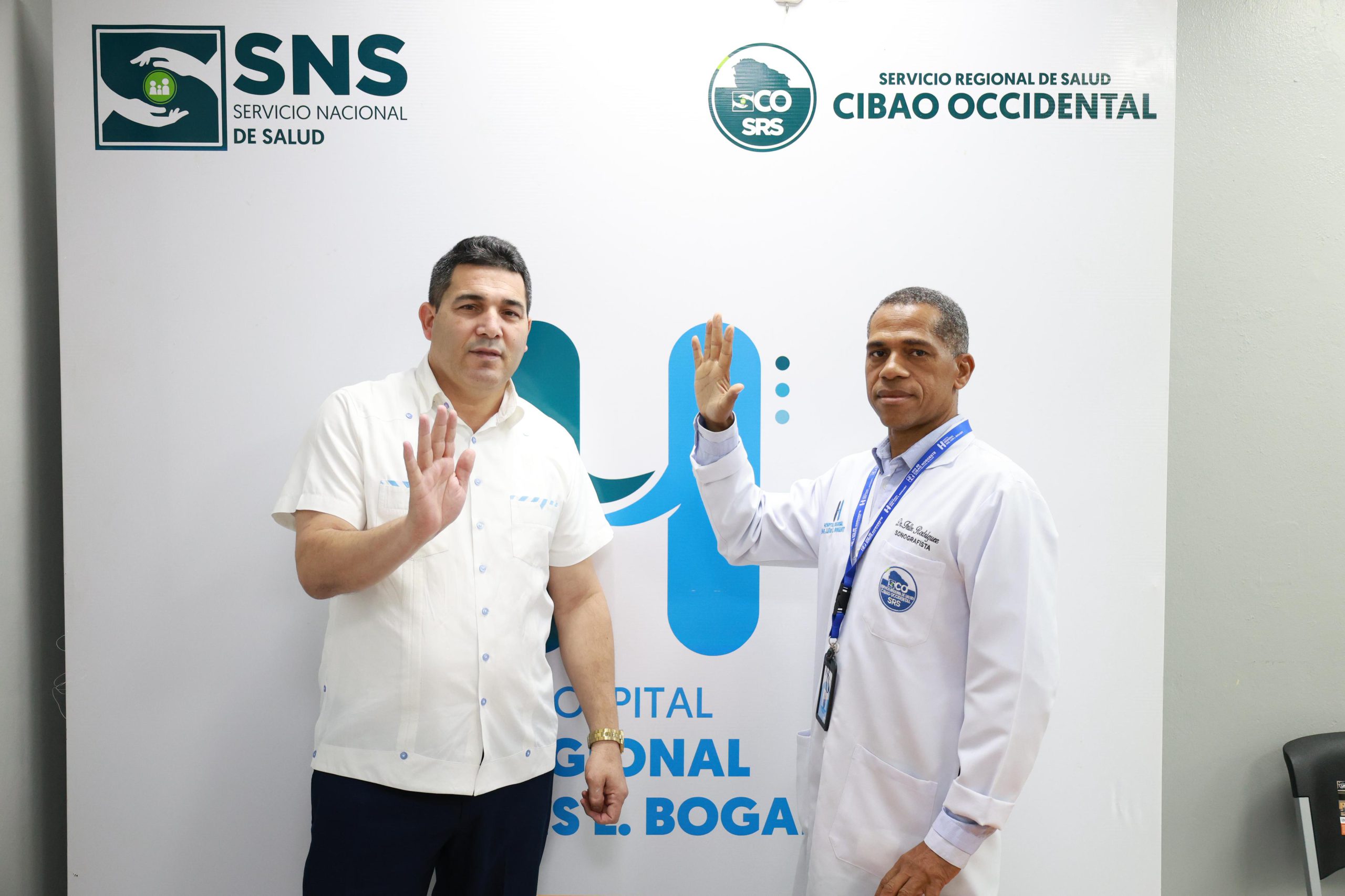 DIRECTOR REGIONAL DE SALUD CIBAO NOROESTE POSICIONA AL DR. FÉLIX RODRÍGUEZ COMO NUEVO SUBDIRECTOR DEL HOSPITAL REGIONAL ING. LUIS L. BOGAERT